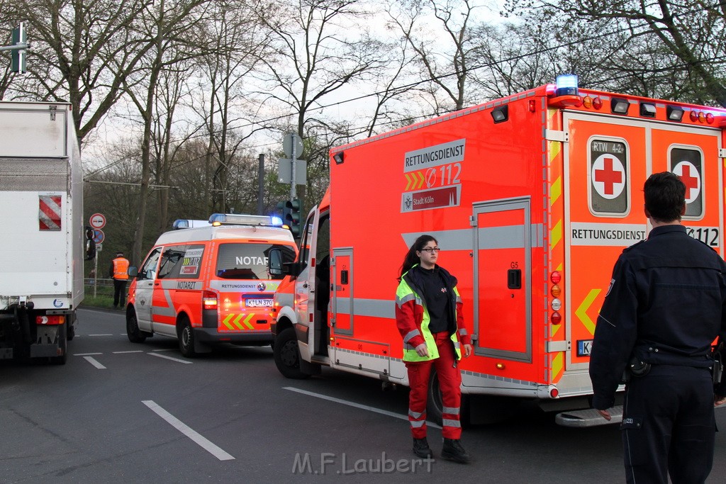 VU Kleintransporter KVB Bahn Koeln Ossendorf Westendstr JK P28.JPG